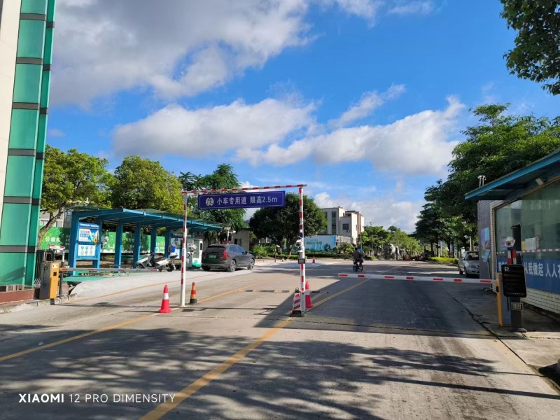 華南再生資源產(chǎn)業(yè)園一機(jī)雙衡自動(dòng)過(guò)磅收費(fèi)系統(tǒng)